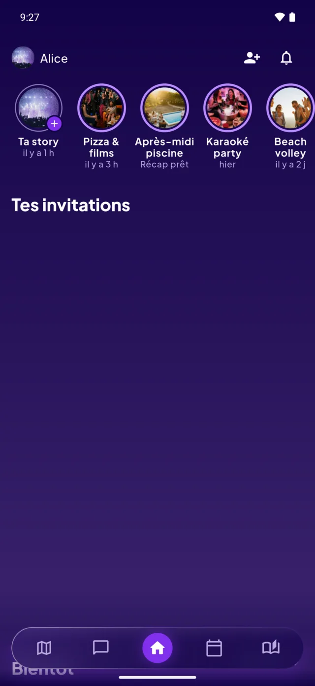 L’accueil d’AmidAmi : les stories des amis en haut, puis le paquet d’invitations avec le nombre de soirées qui attendent ta réponse, et la barre de navigation.